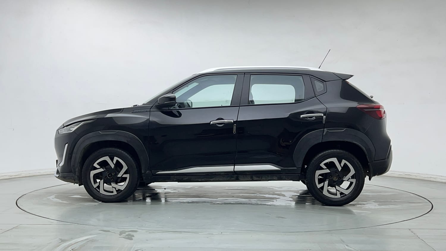 Used 2021 Nissan Magnite XV Turbo CVT Petrol Automatic exterior LEFT SIDE VIEW