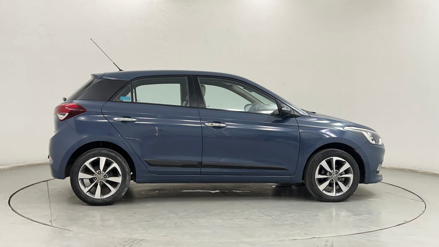Used 2015 Hyundai Elite i20 Asta 1.2 Petrol Manual exterior RIGHT SIDE VIEW