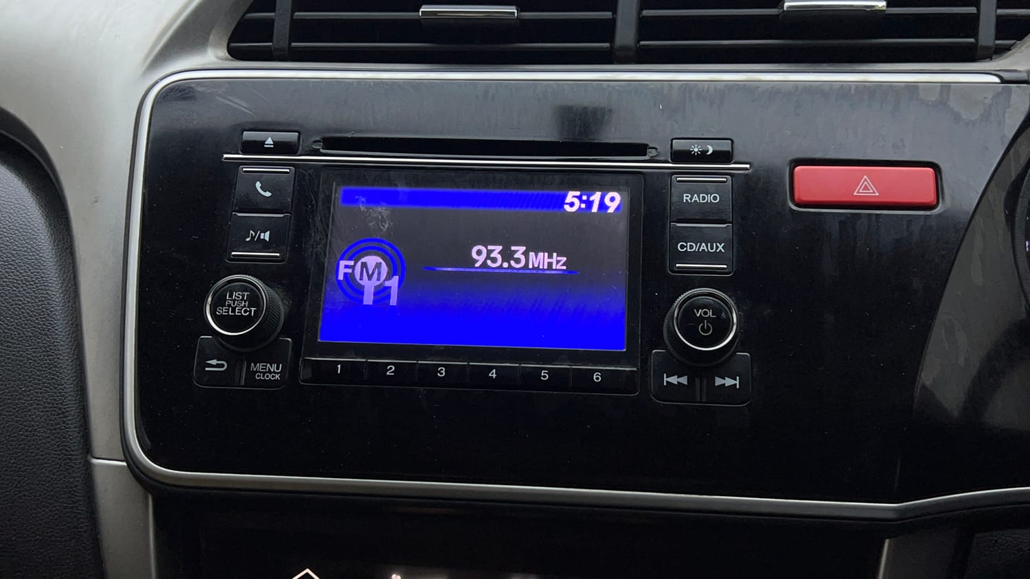Used 2015 Honda City V Petrol Manual top_features Integrated (in-dash) music system