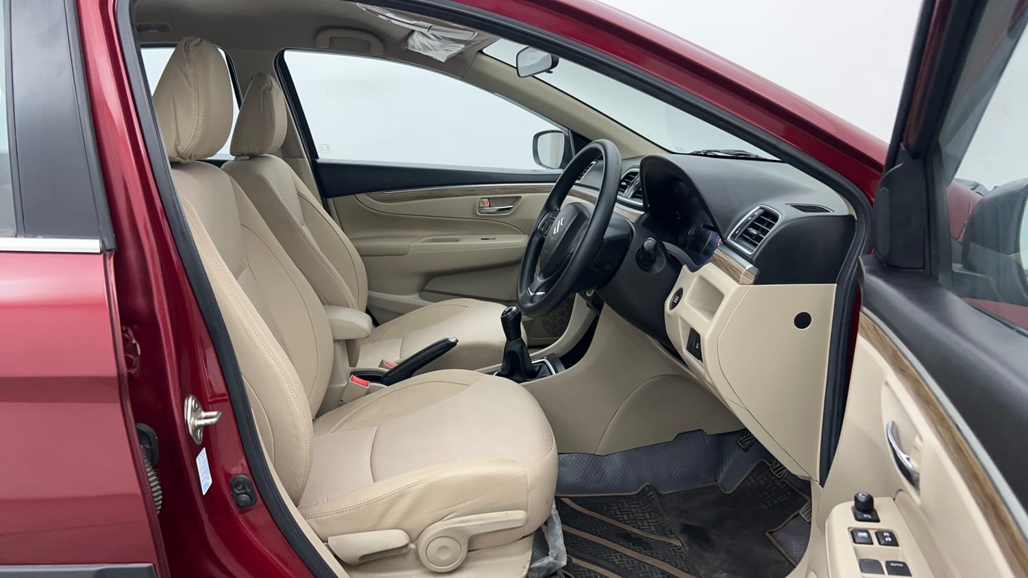 Used 2023 Maruti Suzuki Ciaz Zeta 1.5 Petrol Manual interior RIGHT SIDE FRONT DOOR CABIN VIEW