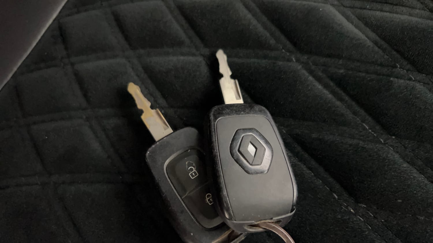 Used 2024 Renault Kwid CLIMBER 1.0 AMT Petrol Automatic extra CAR KEY VIEW