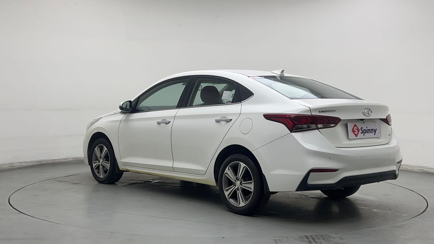 Used 2019 Hyundai Verna SX 1.6 VTVT Petrol Manual exterior LEFT REAR CORNER VIEW