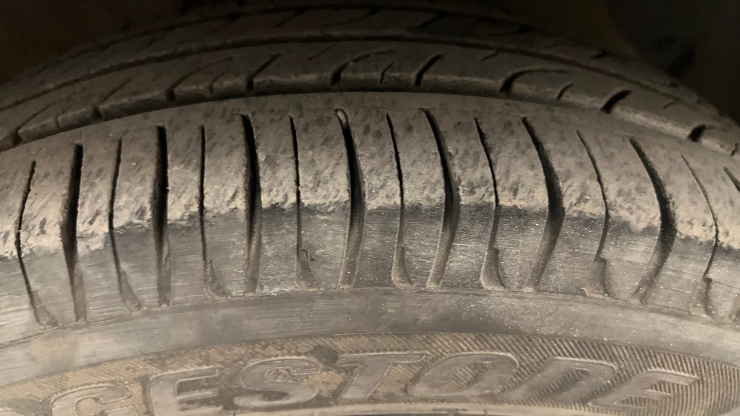 Used 2017 Hyundai Grand i10 Sportz (O) AT 1.2 Kappa VTVT Petrol Automatic tyres RIGHT FRONT TYRE TREAD VIEW