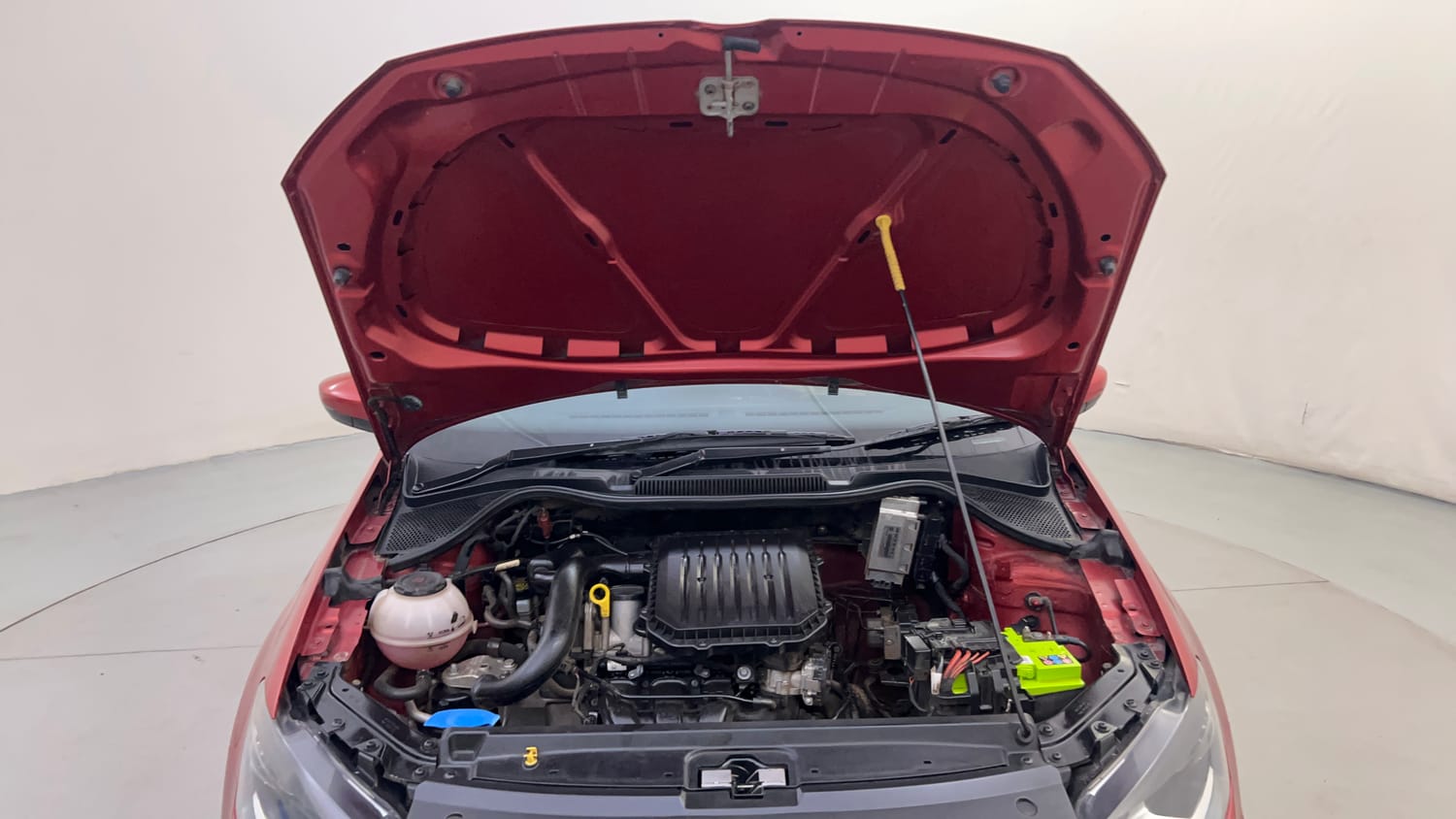 Used 2019 Volkswagen Ameo Highline Plus 1.0L (P) 16 Alloy Petrol Manual engine ENGINE & BONNET OPEN FRONT VIEW