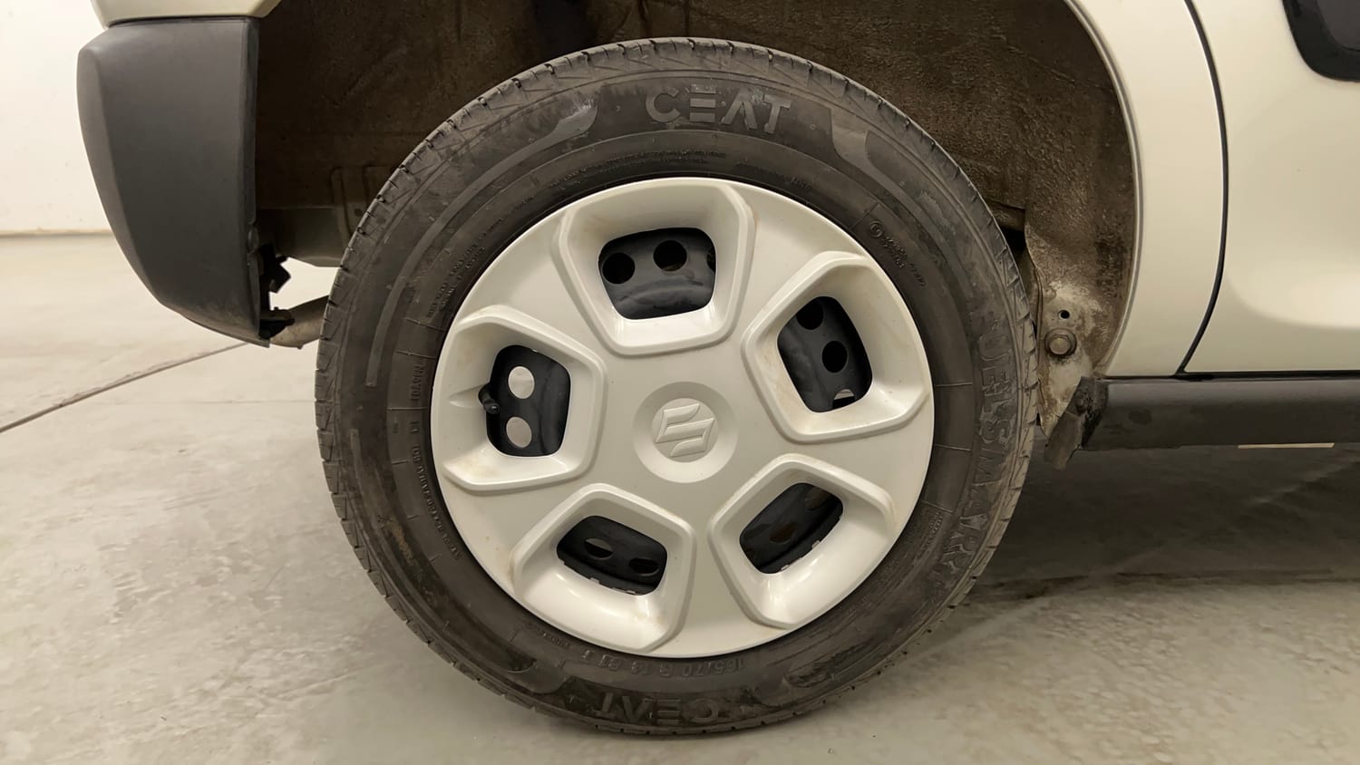 Used 2024 Maruti Suzuki S-Presso VXi (O) AMT Petrol Automatic tyres RIGHT REAR TYRE RIM VIEW