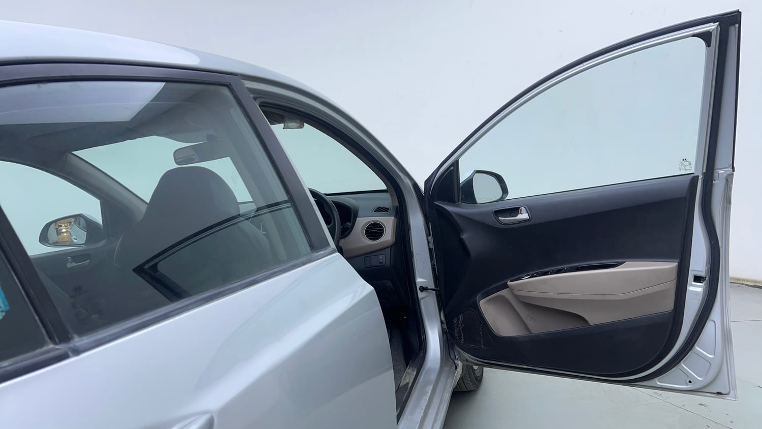 Used 2015 Hyundai Xcent S 1.2 (O) Petrol Manual interior RIGHT FRONT DOOR OPEN VIEW