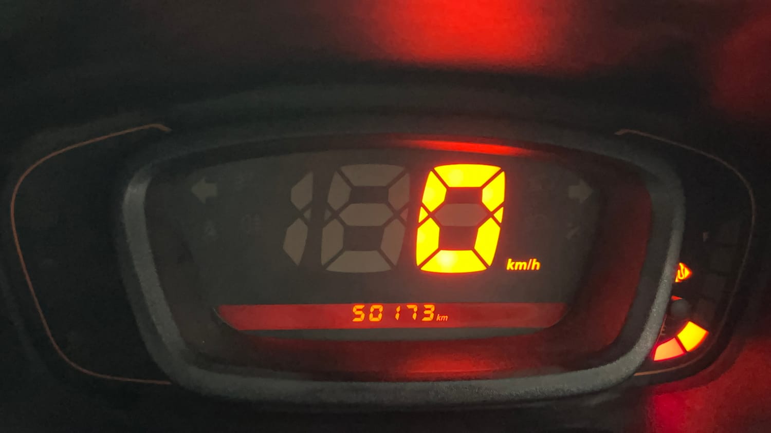 Used 2016 Renault Kwid RXT Petrol Manual interior CLUSTERMETER VIEW
