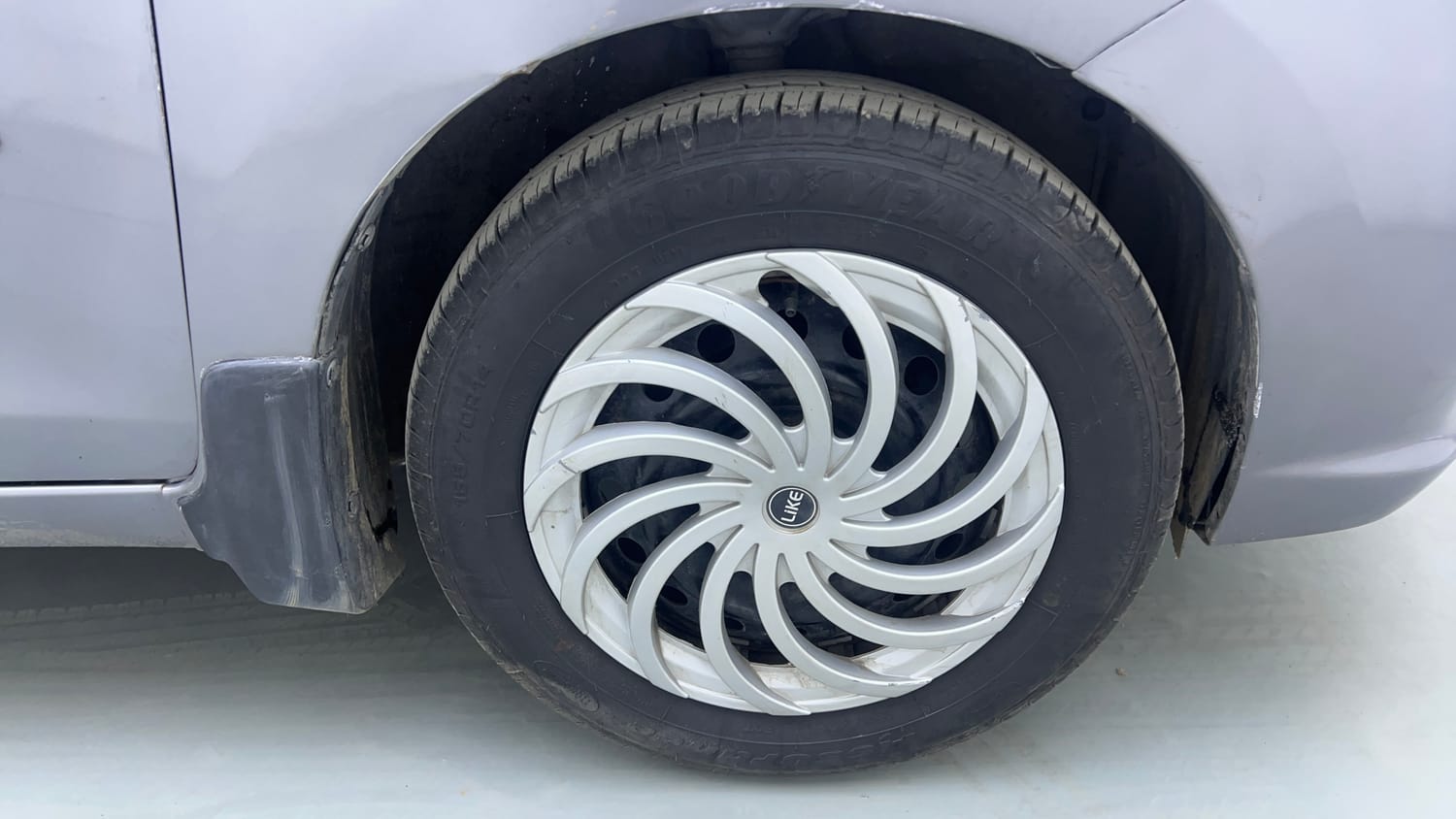 Used 2020 Maruti Suzuki Celerio ZXi Petrol Manual tyres RIGHT FRONT TYRE RIM VIEW
