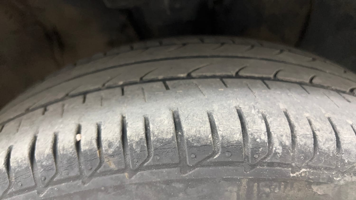 Used 2015 Hyundai Elite i20 Asta 1.2 Petrol Manual tyres RIGHT FRONT TYRE TREAD VIEW