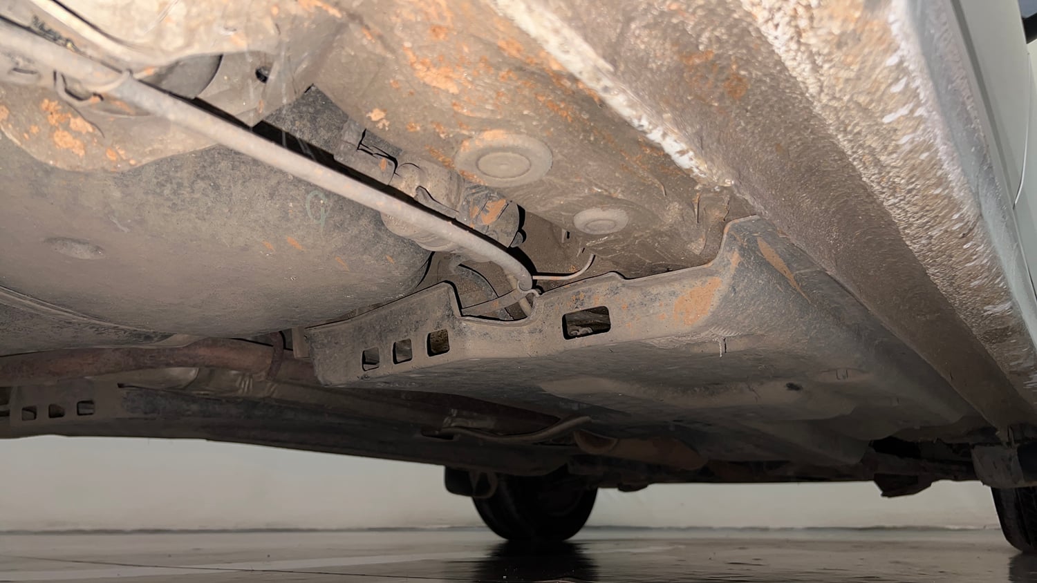 Used 2015 Volkswagen Polo Comfortline 1.2L (P) Petrol Manual extra REAR RIGHT UNDERBODY VIEW