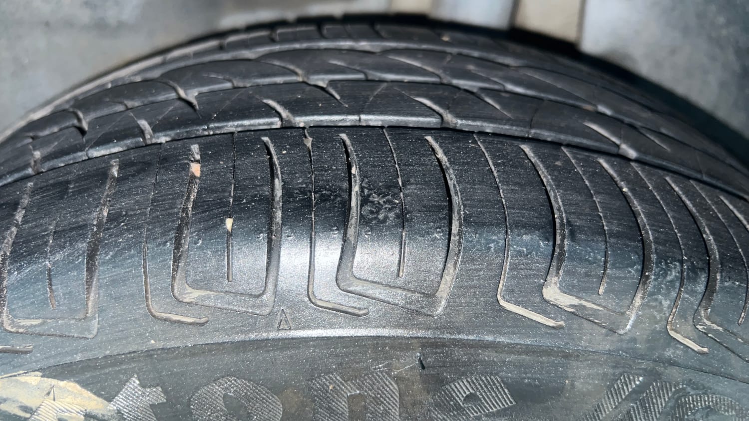 Used 2018 Maruti Suzuki Swift ZXi Plus Petrol Manual tyres LEFT REAR TYRE TREAD VIEW