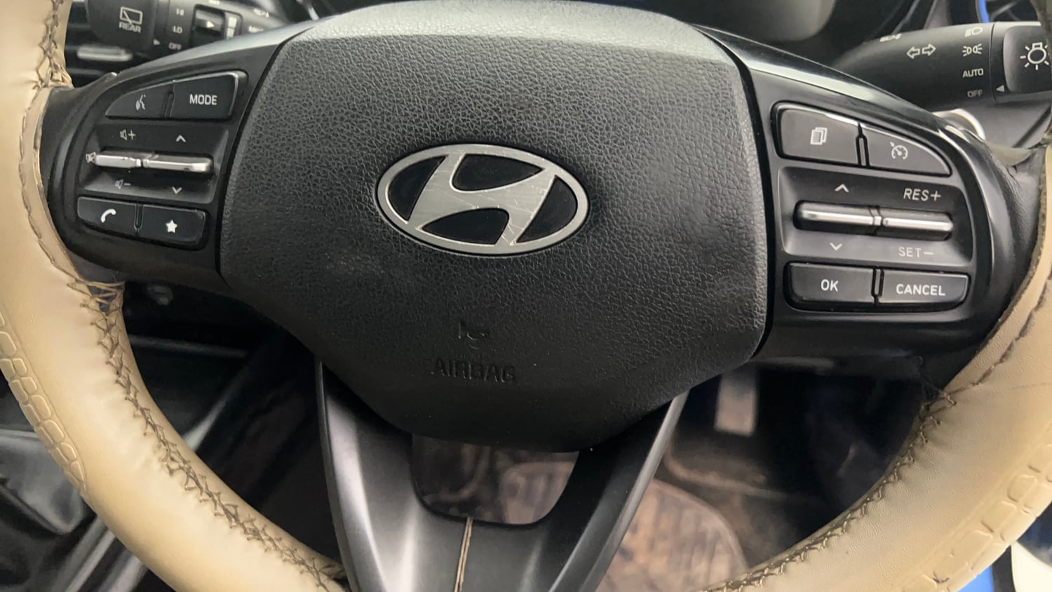 Used 2023 Hyundai Exter SX (O) 1.2 MT Petrol Manual top_features Airbags