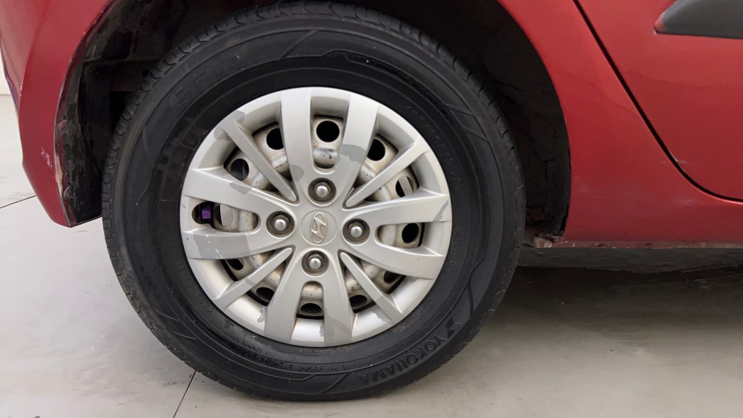 Used 2013 Hyundai i10 Era 1.1 iRDE2 Petrol Manual tyres RIGHT REAR TYRE RIM VIEW
