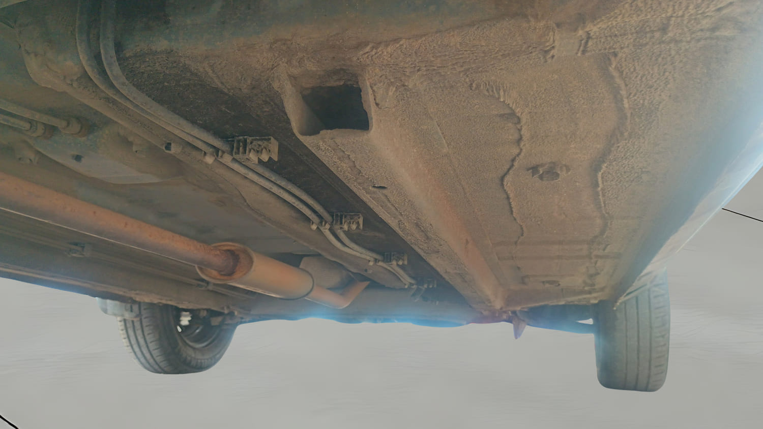 Used 2020 Renault Kwid RXT Petrol Manual extra REAR RIGHT UNDERBODY VIEW