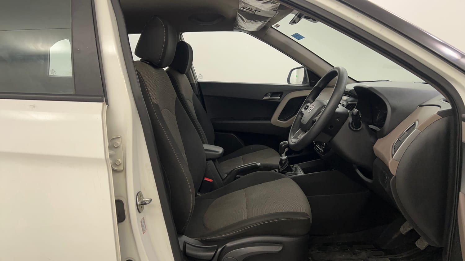 Used 2017 Hyundai Creta SX Plus 1.6  Petrol Petrol Manual interior RIGHT SIDE FRONT DOOR CABIN VIEW
