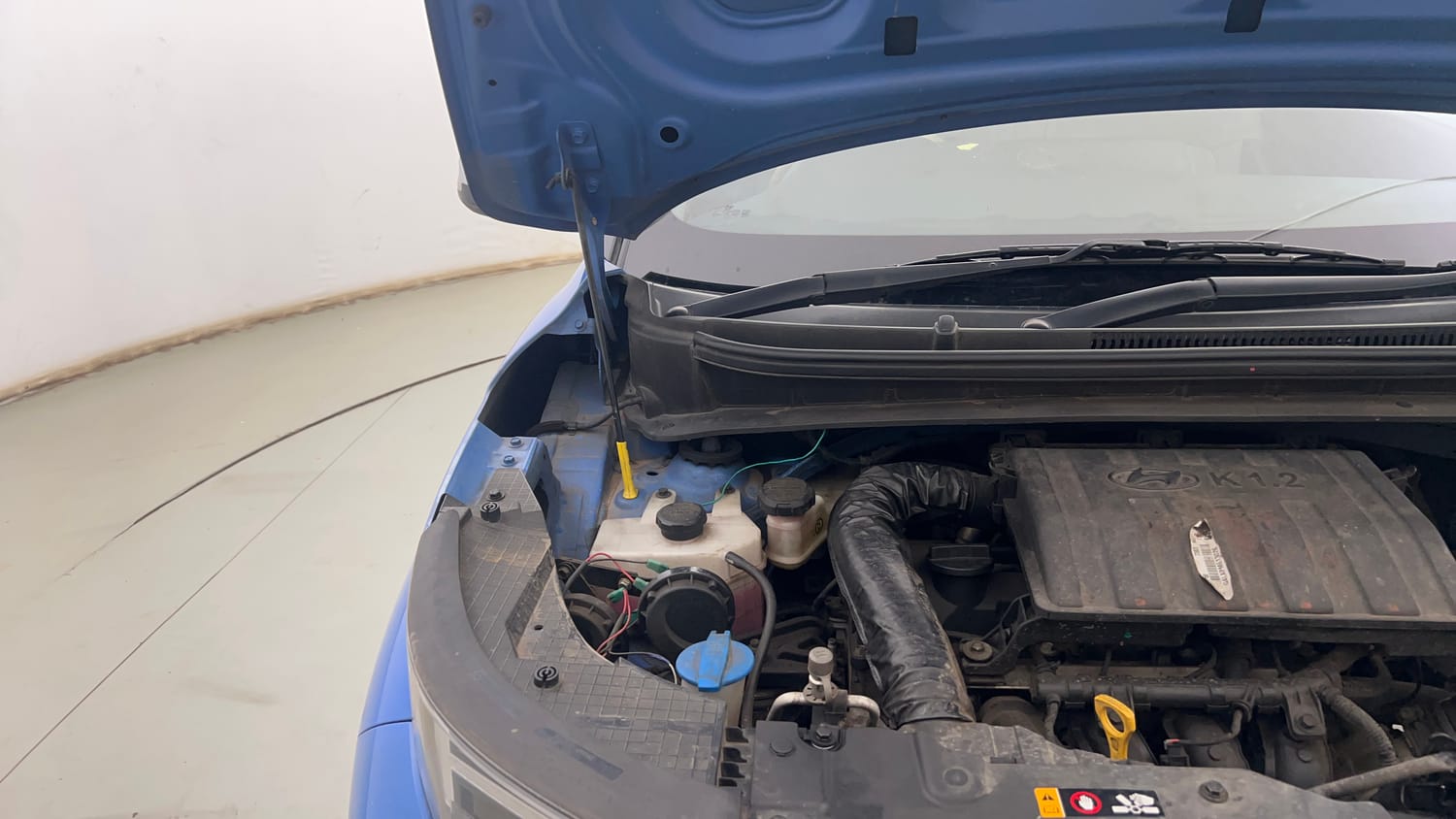 Used 2023 Hyundai Exter SX (O) 1.2 MT Petrol Manual engine ENGINE RIGHT SIDE HINGE & APRON VIEW