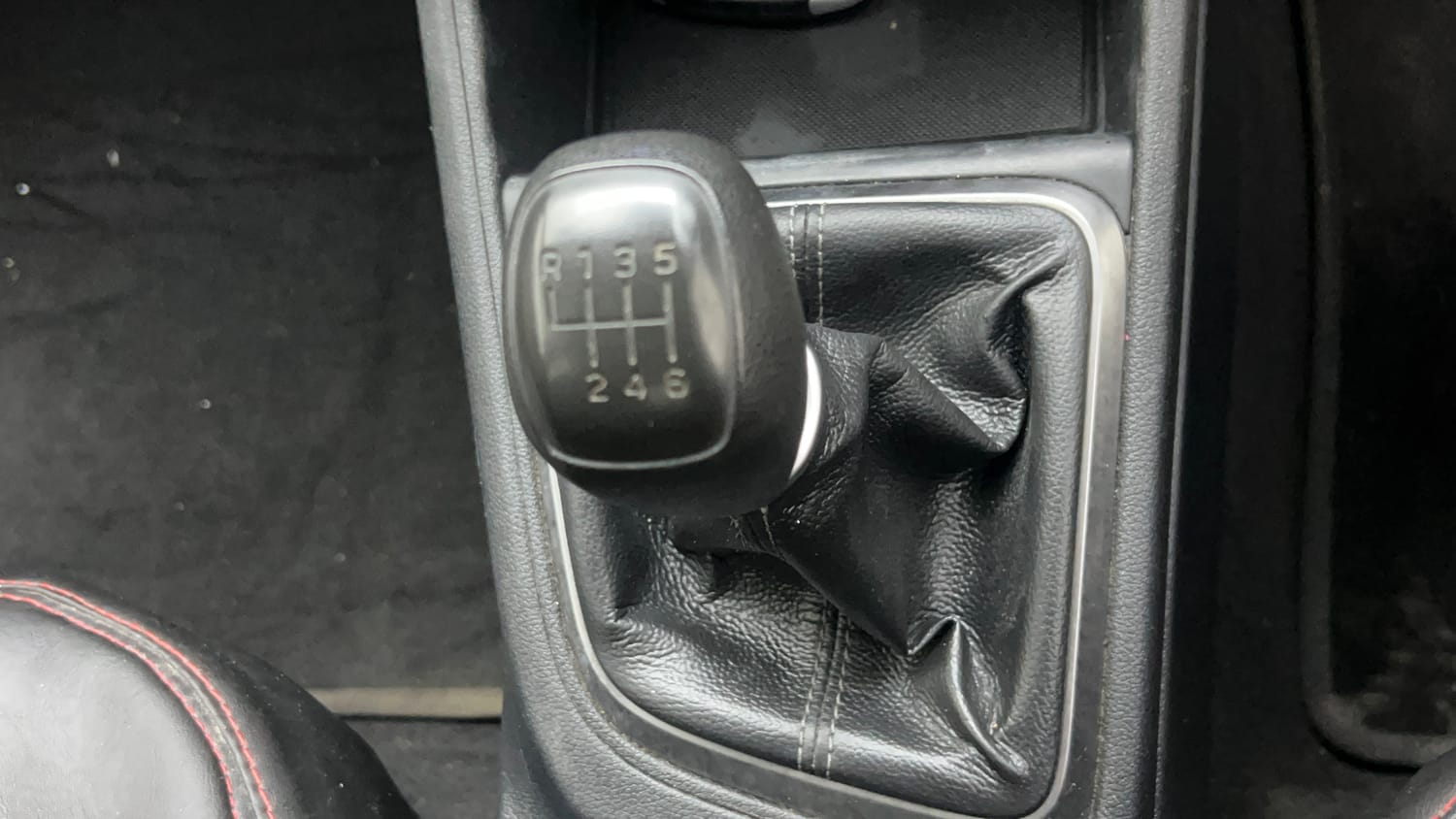 Used 2019 Hyundai Verna SX 1.6 VTVT Petrol Manual interior GEAR  KNOB VIEW