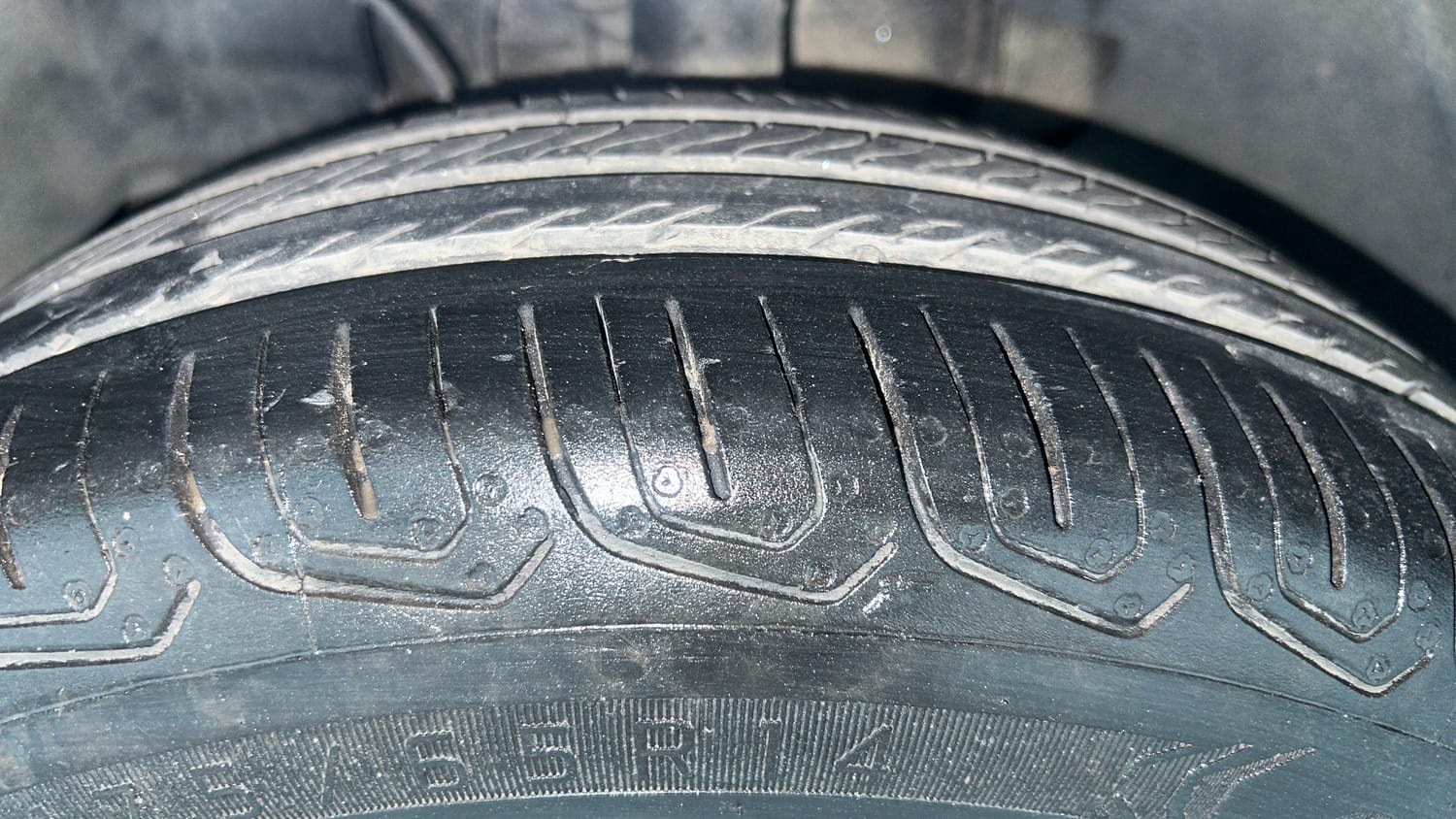 Used 2024 Tata Tiago XT Petrol Manual tyres LEFT FRONT TYRE TREAD VIEW