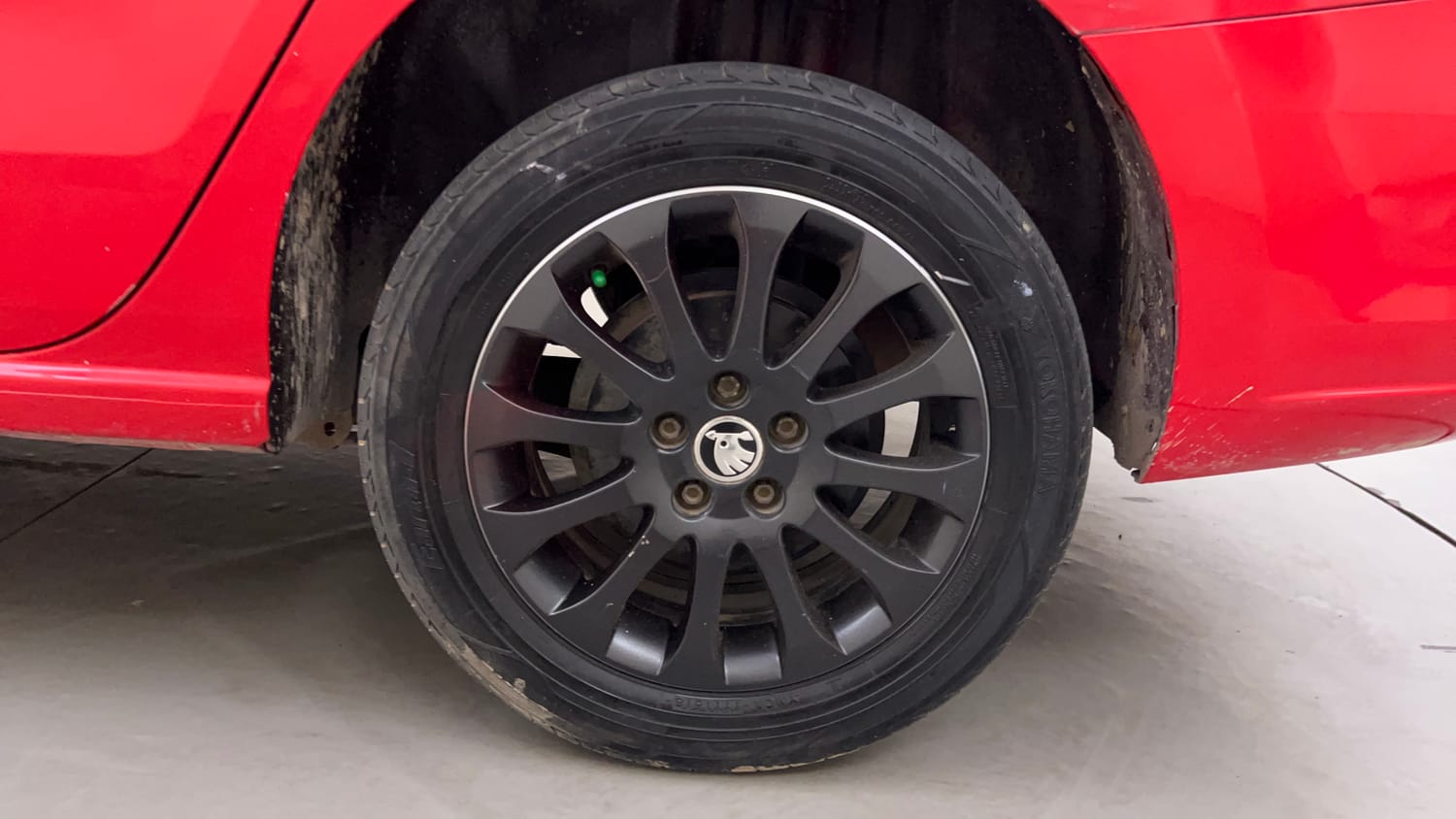 Used 2015 Skoda Rapid 1.6 MPI Elegance Plus Petrol Manual tyres LEFT REAR TYRE RIM VIEW
