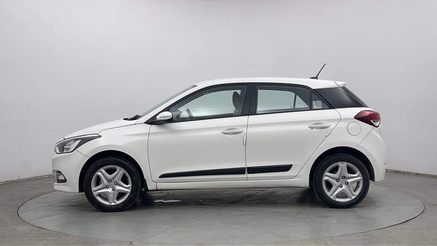 Used 2017 Hyundai Elite i20 Asta 1.2 Petrol Manual exterior LEFT SIDE VIEW