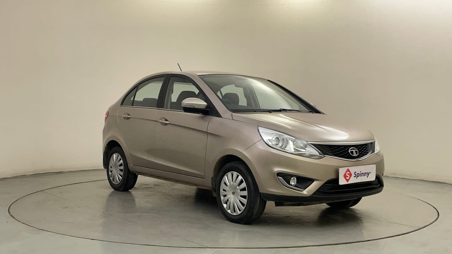 Used 2015 Tata Zest XM Petrol Petrol Manual exterior RIGHT FRONT CORNER VIEW