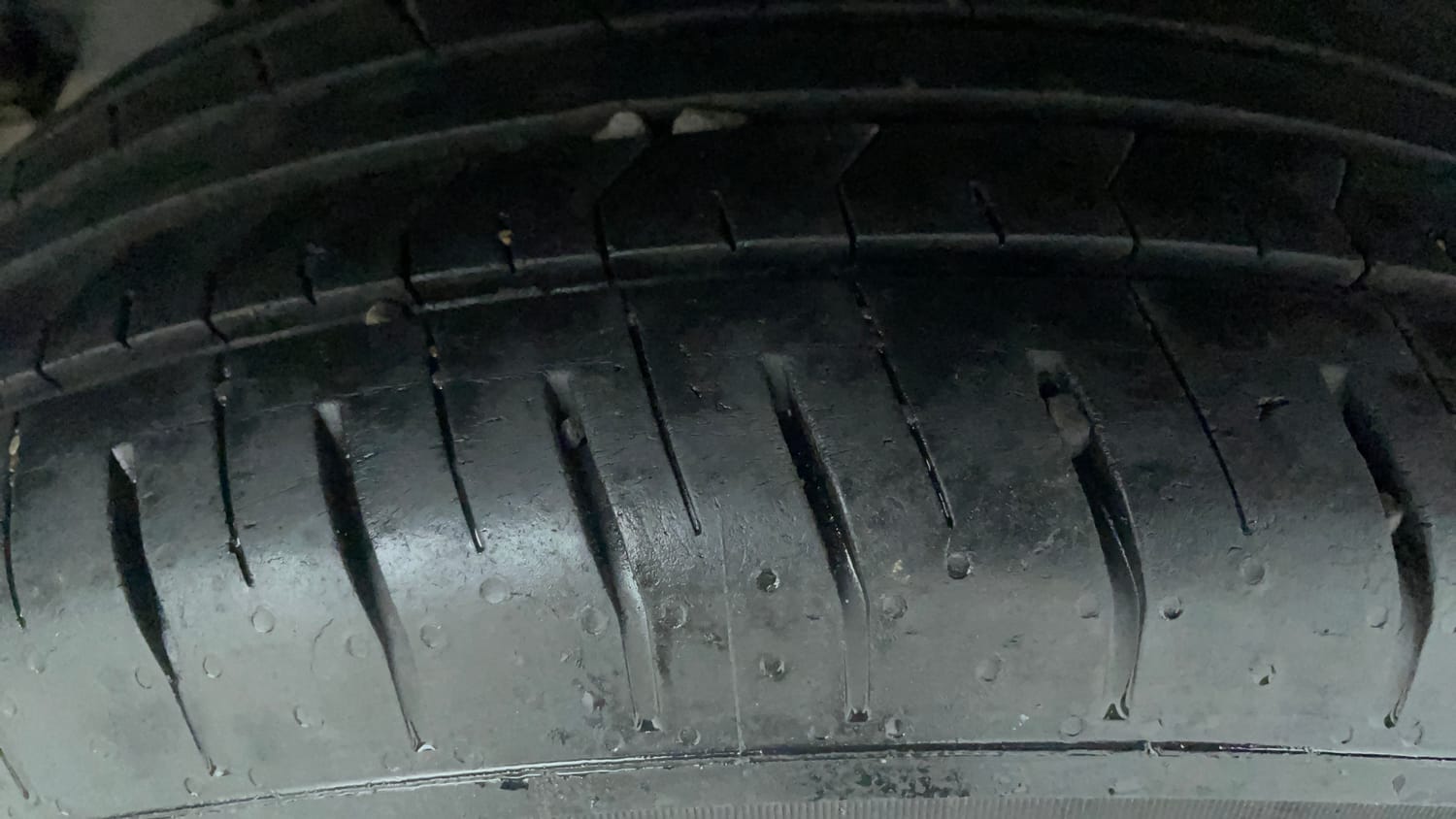 Used 2022 Hyundai Venue SX 1.2 Petrol Petrol Manual tyres RIGHT REAR TYRE TREAD VIEW