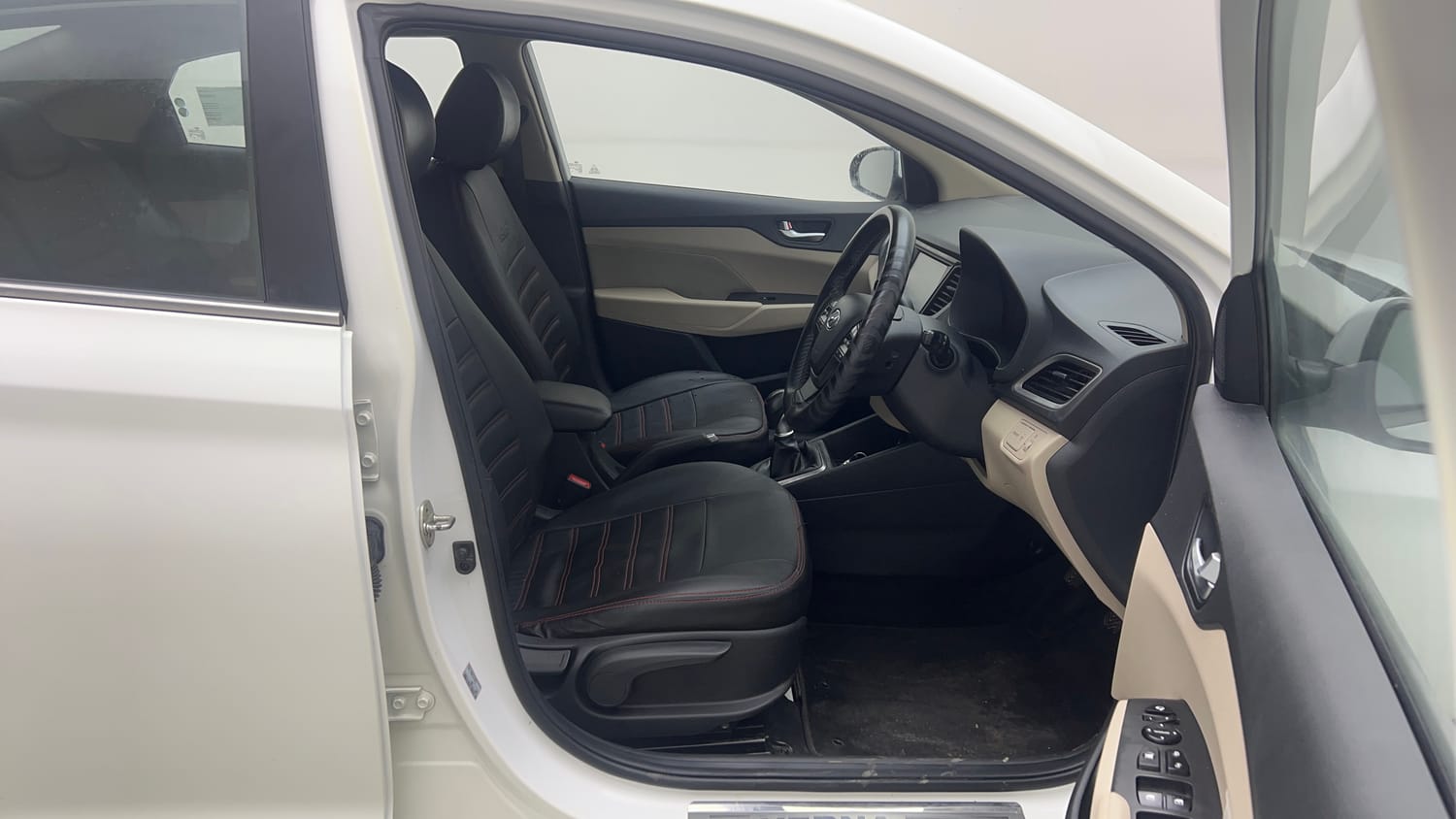 Used 2019 Hyundai Verna SX 1.6 VTVT Petrol Manual interior RIGHT SIDE FRONT DOOR CABIN VIEW