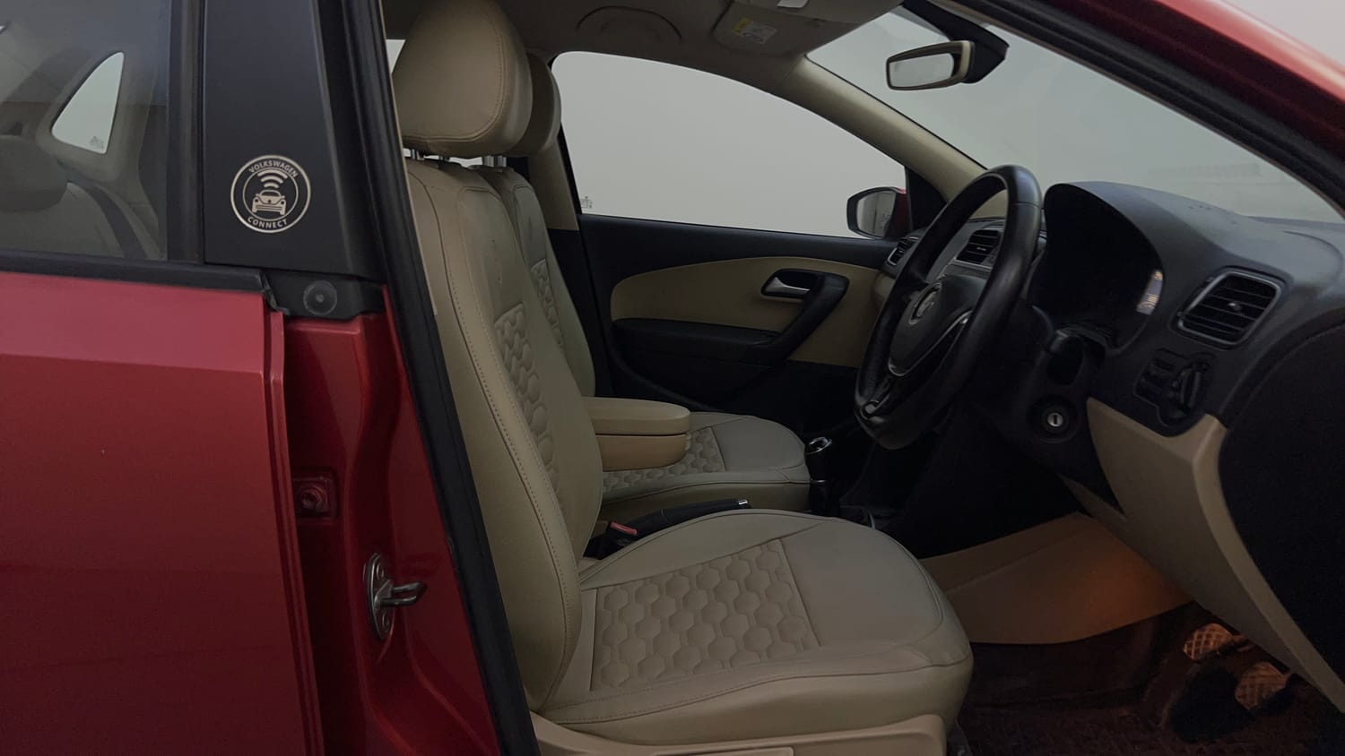 Used 2019 Volkswagen Ameo Highline Plus 1.0L (P) 16 Alloy Petrol Manual interior RIGHT SIDE FRONT DOOR CABIN VIEW
