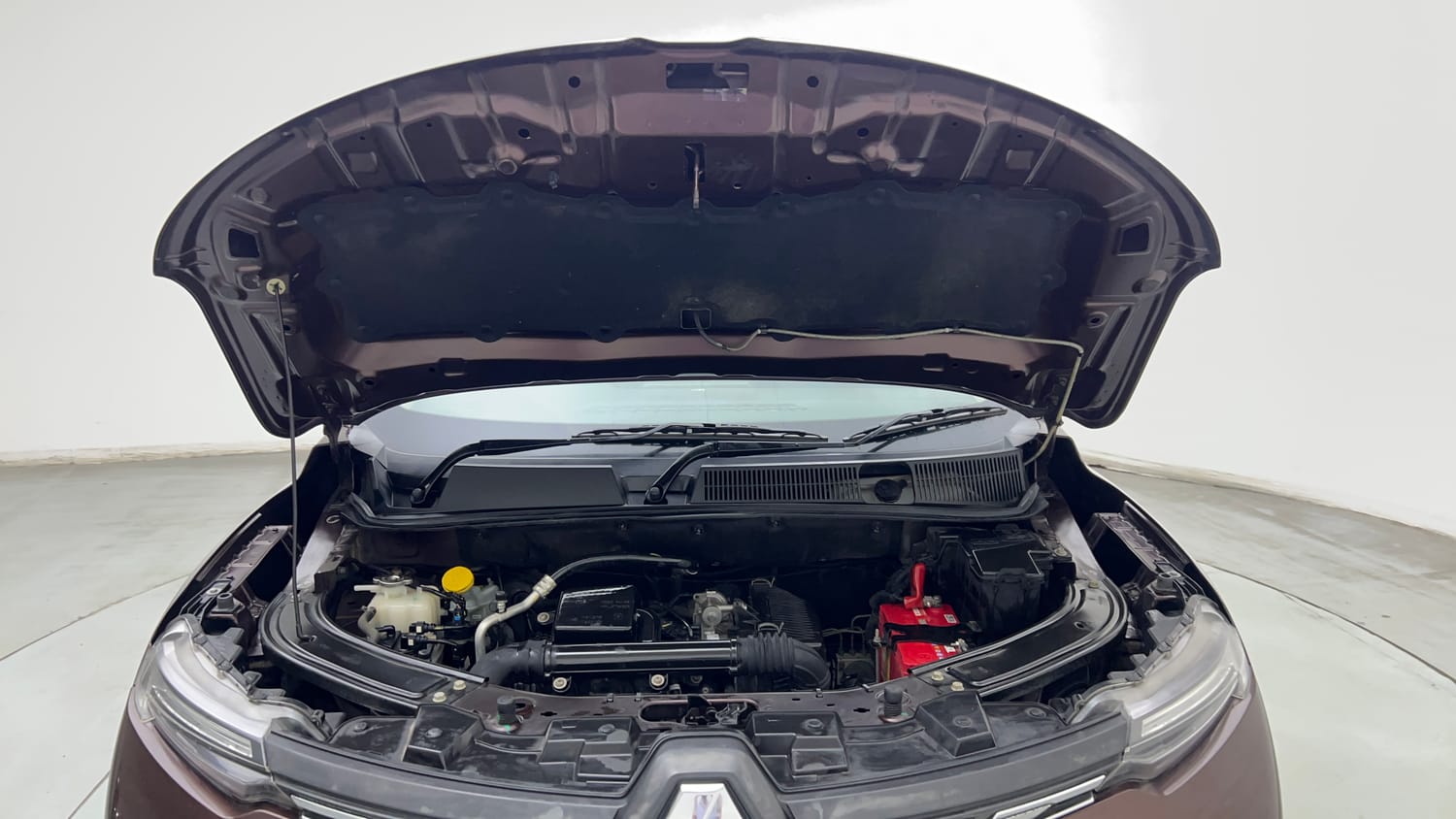 Used 2021 Renault Kiger RXT MT Petrol Manual engine ENGINE & BONNET OPEN FRONT VIEW