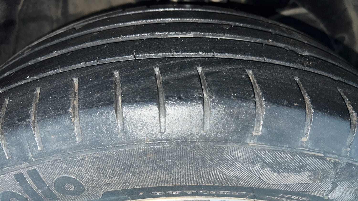 Used 2021 Maruti Suzuki Baleno Zeta Petrol Manual tyres RIGHT FRONT TYRE TREAD VIEW