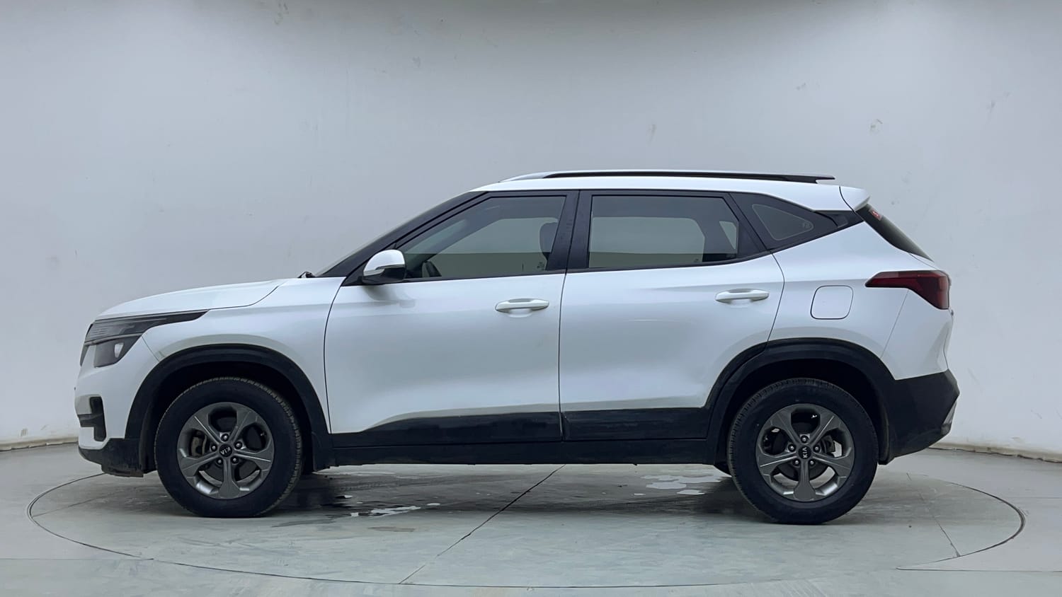 Used 2020 Kia Seltos HTK Plus 1.5 Diesel Diesel Manual exterior LEFT SIDE VIEW