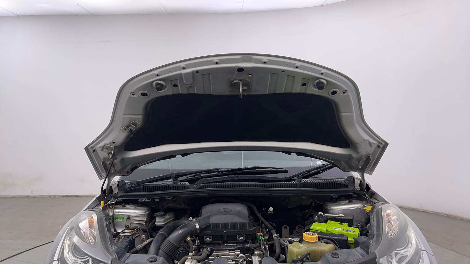 Used 2018 Tata Nexon XZ Plus Petrol Manual engine ENGINE & BONNET OPEN FRONT VIEW