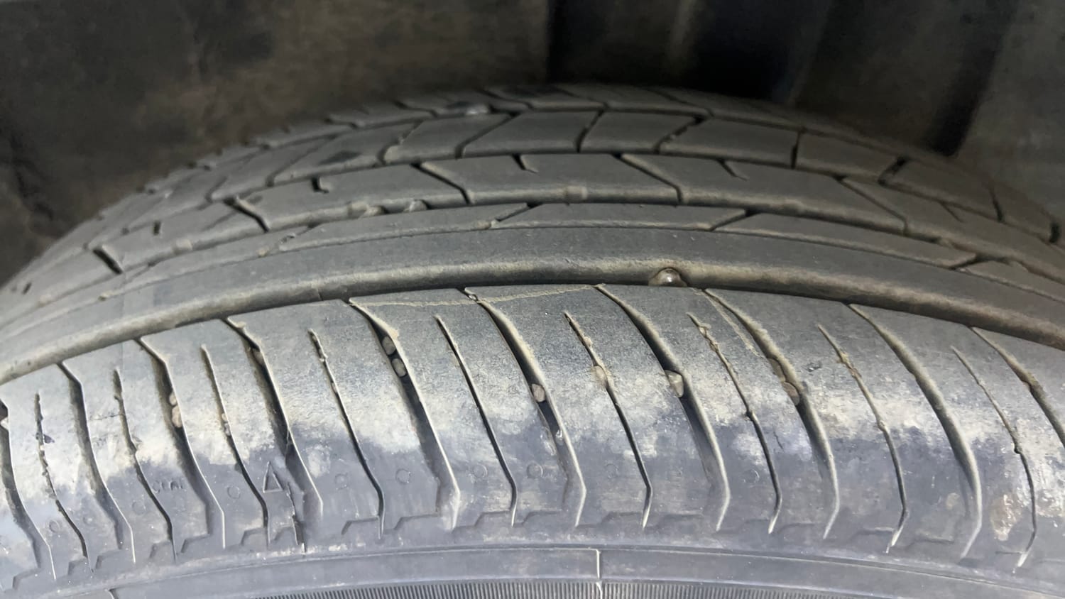 Used 2023 Nissan Magnite XV Premium Turbo Petrol Manual tyres LEFT REAR TYRE TREAD VIEW