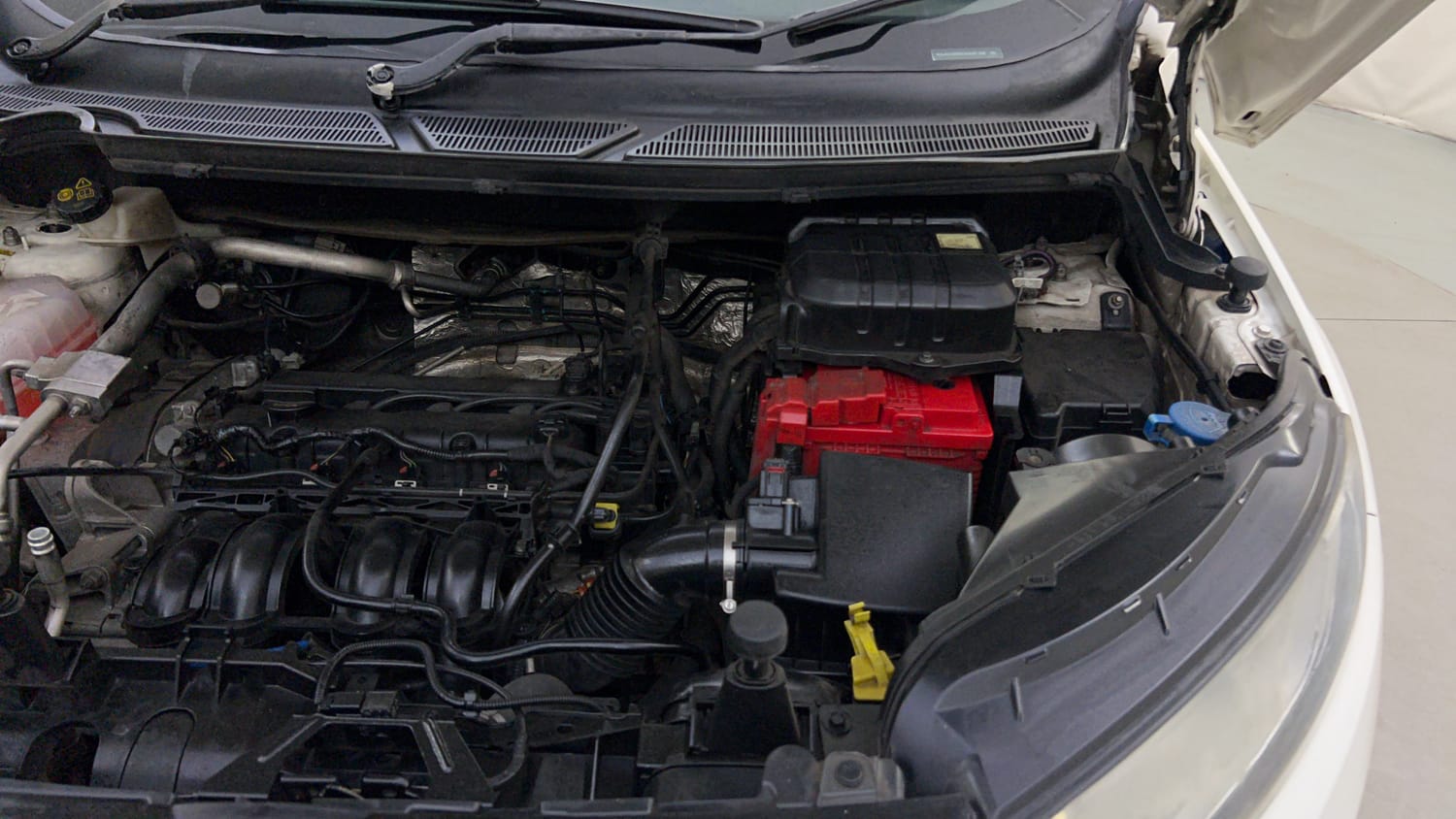 Used 2016 Ford EcoSport Titanium 1.5L Ti-VCT AT Petrol Automatic engine ENGINE LEFT SIDE HINGE & APRON VIEW