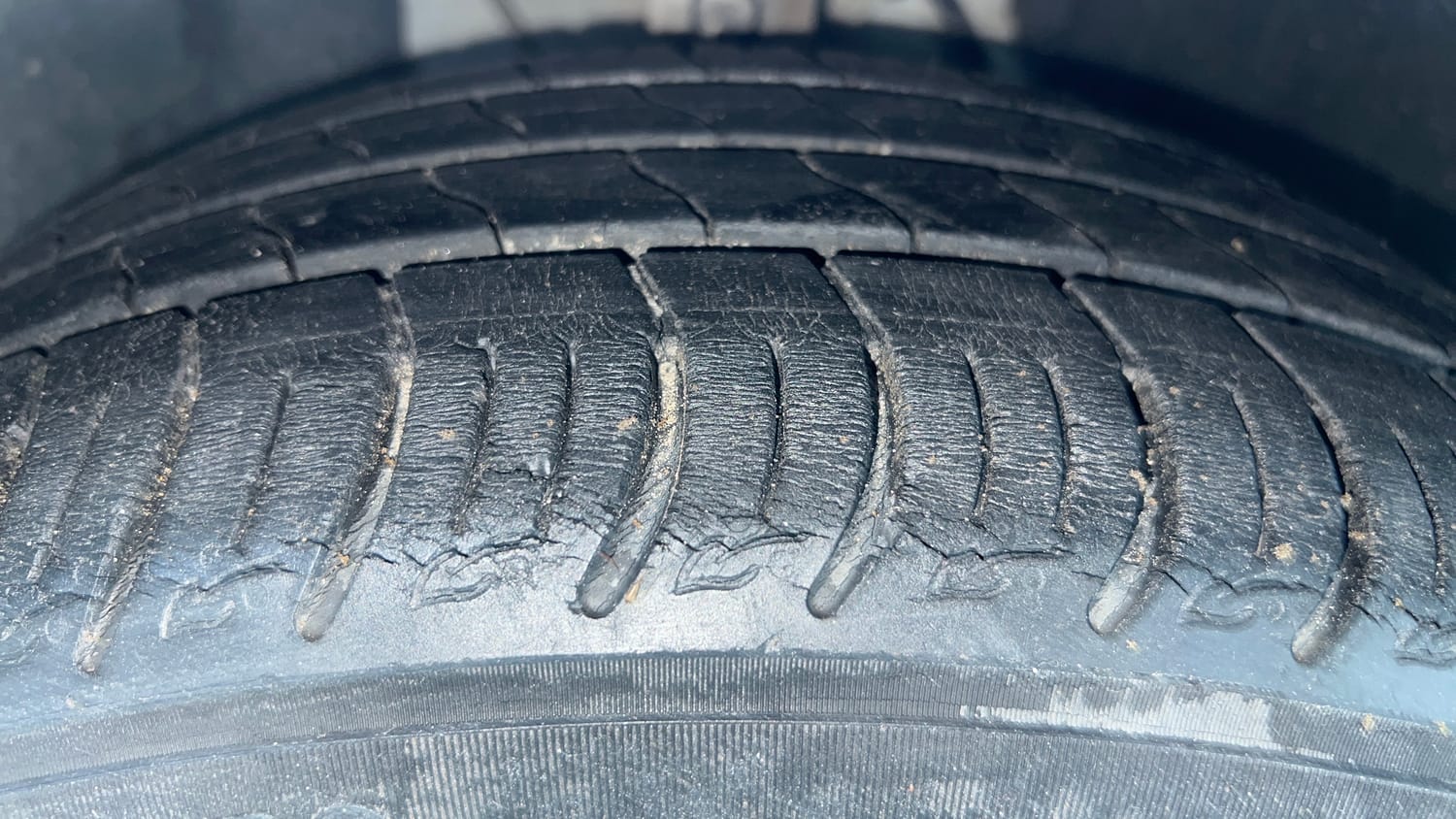 Used 2020 Tata Altroz XZ Petrol Petrol Manual tyres RIGHT FRONT TYRE TREAD VIEW