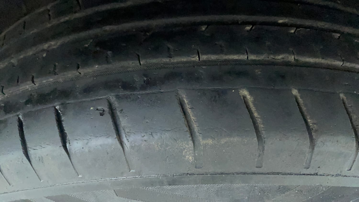 Used 2022 Hyundai Venue SX 1.2 Petrol Petrol Manual tyres RIGHT FRONT TYRE TREAD VIEW