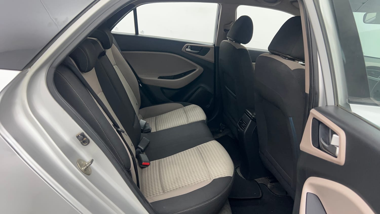 Used 2018 Hyundai Elite i20 Asta 1.2 (O) Petrol Manual interior RIGHT SIDE REAR DOOR CABIN VIEW