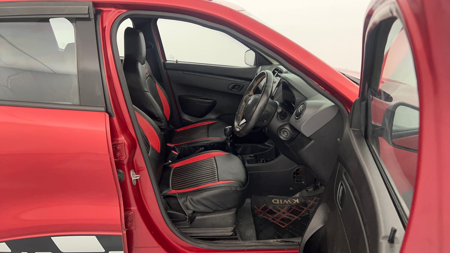Used 2018 Renault Kwid RXT (O) 1.0 SCE Edition Petrol Manual interior RIGHT SIDE FRONT DOOR CABIN VIEW
