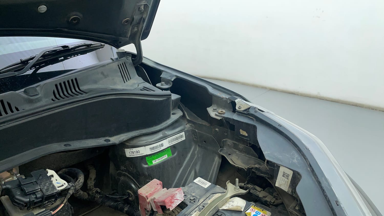 Used 2023 Tata Punch Accomplished AMT Petrol Automatic engine ENGINE LEFT SIDE HINGE & APRON VIEW