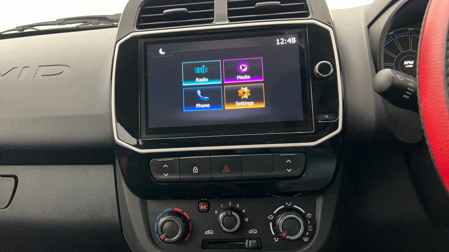 Used 2024 Renault Kwid CLIMBER 1.0 AMT Petrol Automatic interior MUSIC SYSTEM & AC CONTROL VIEW