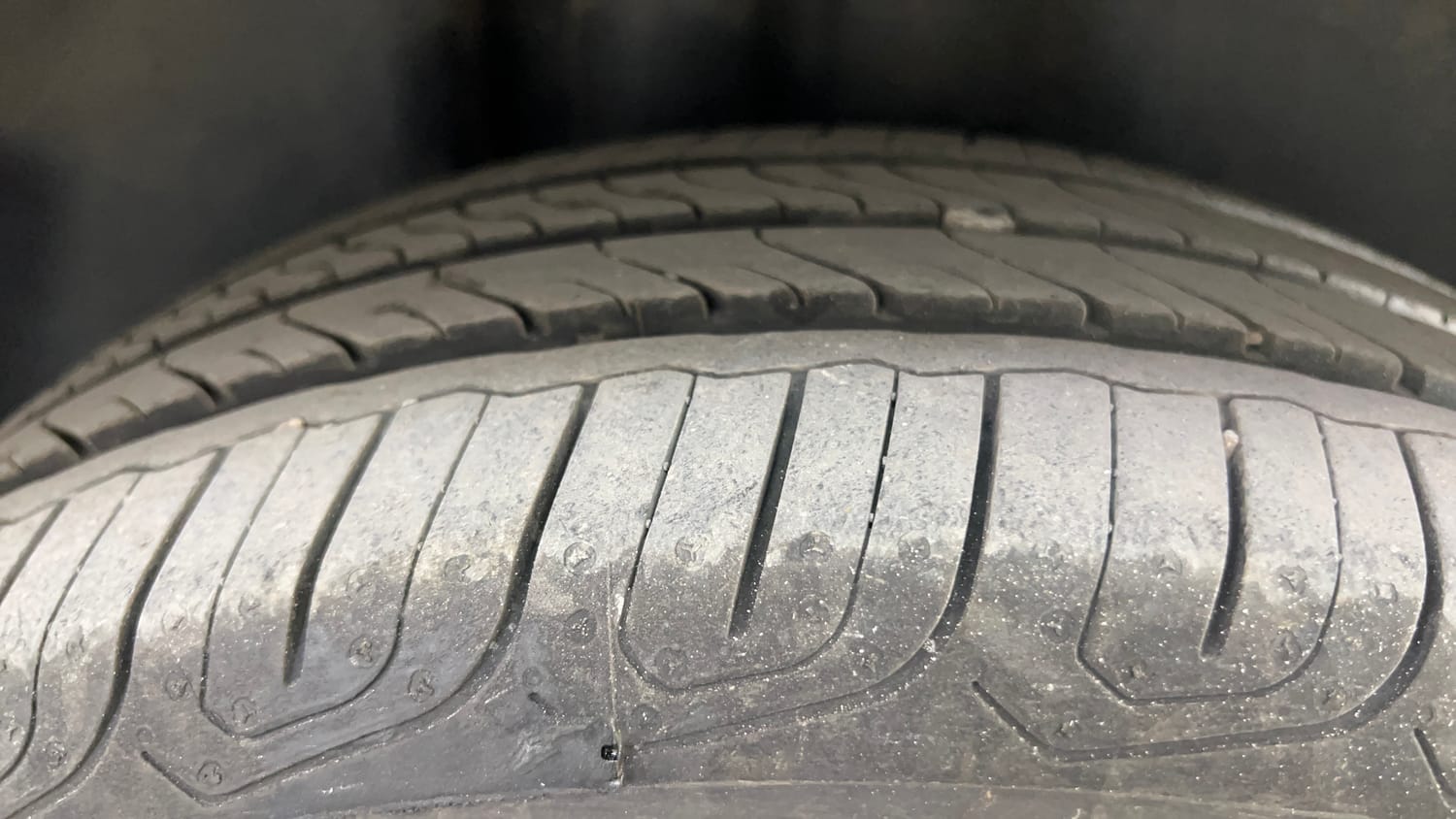 Used 2018 Skoda Rapid Style 1.6 MPI Petrol Manual tyres RIGHT REAR TYRE TREAD VIEW