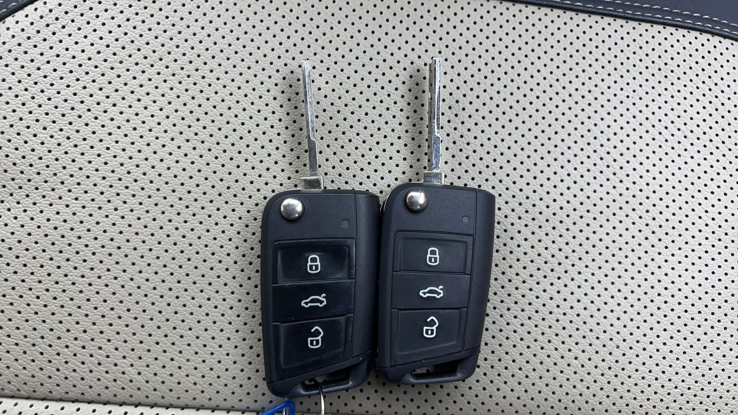 Used 2022 Skoda Slavia Style 1.0L TSI MT Petrol Manual extra CAR KEY VIEW