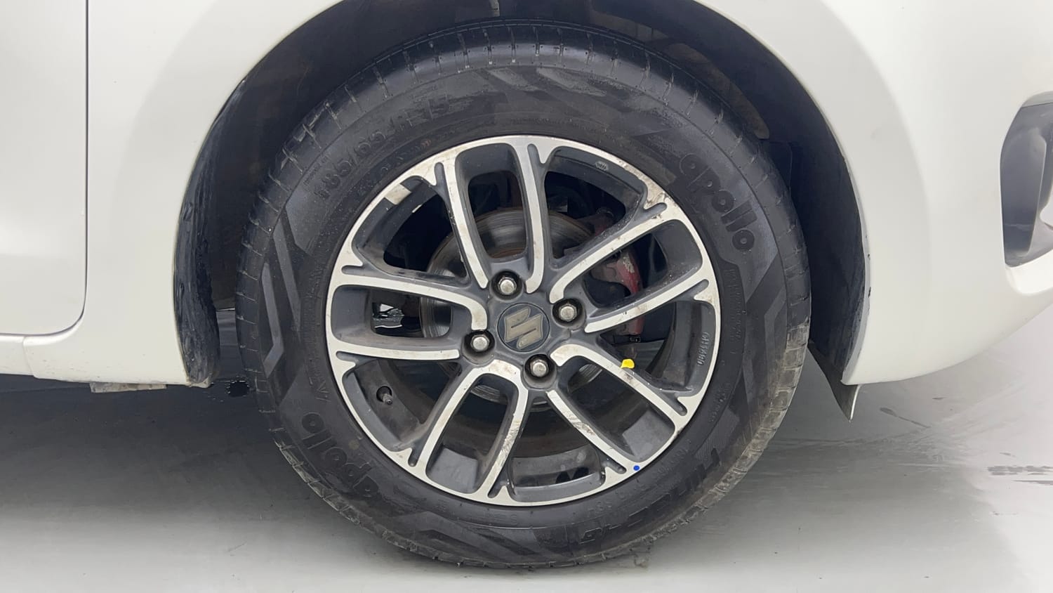 Used 2018 Maruti Suzuki Swift ZXi Plus Petrol Manual tyres RIGHT FRONT TYRE RIM VIEW