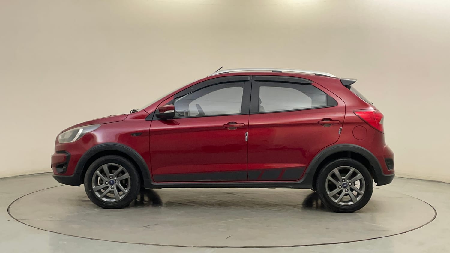 Used 2019 Ford Freestyle Titanium 1.2 Ti-VCT Petrol Manual exterior LEFT SIDE VIEW