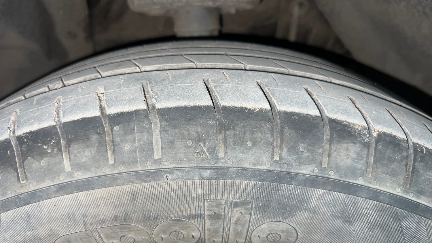 Used 2016 Maruti Suzuki S-Cross Zeta 1.3 Diesel Manual tyres RIGHT FRONT TYRE TREAD VIEW