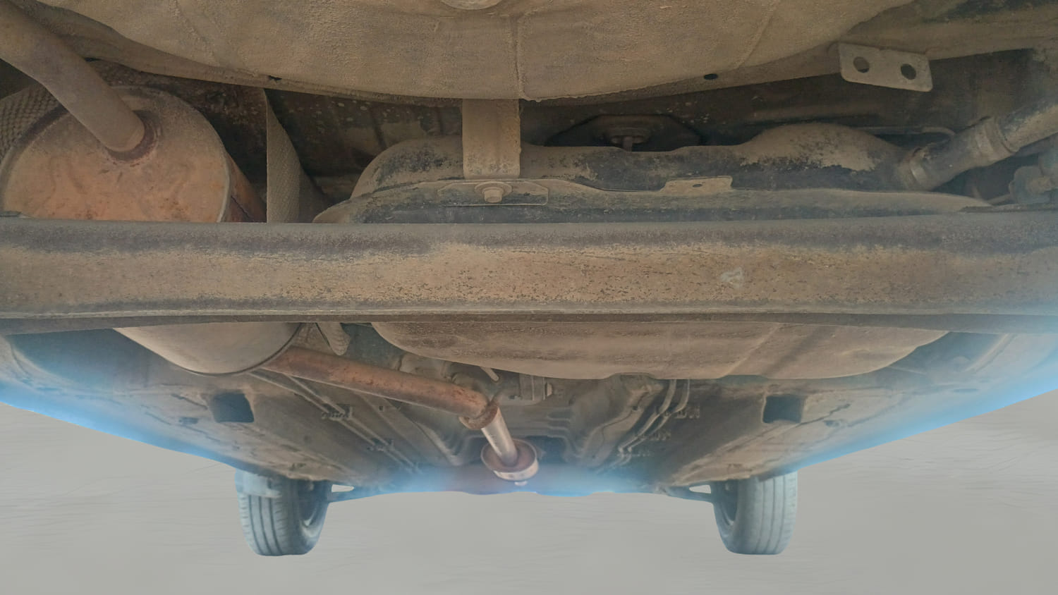 Used 2020 Renault Kwid RXT Petrol Manual extra REAR UNDERBODY VIEW (TAKEN FROM REAR)