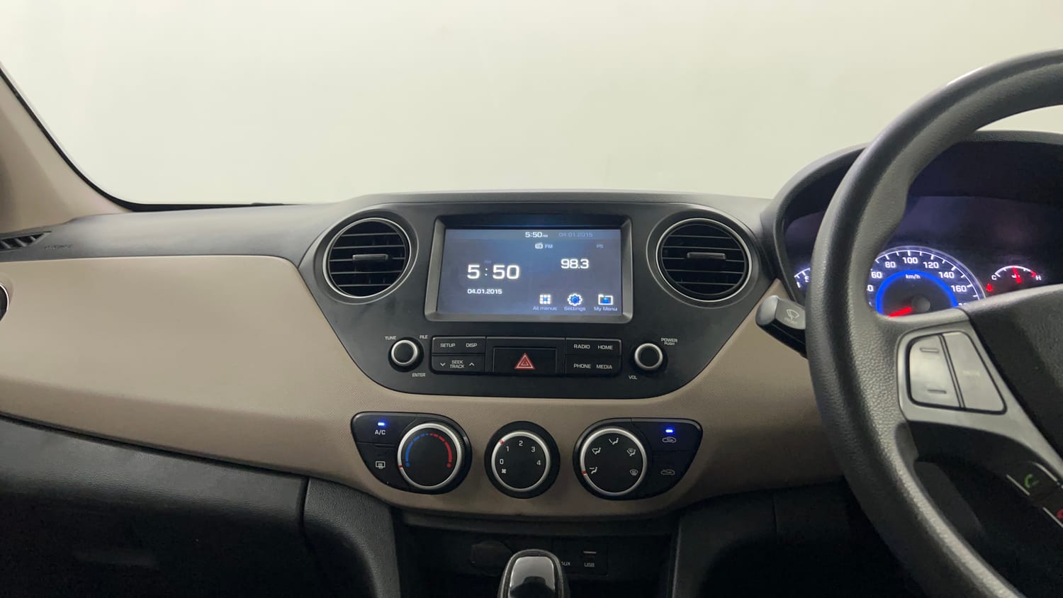 Used 2017 Hyundai Grand i10 Sportz (O) AT 1.2 Kappa VTVT Petrol Automatic interior MUSIC SYSTEM & AC CONTROL VIEW
