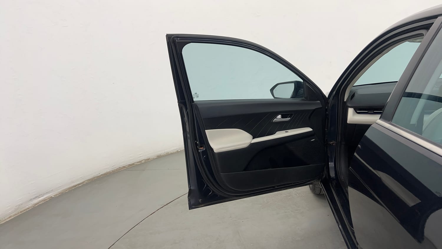 Used 2023 Hyundai Verna SX (O) 1.5 Petrol IVT Petrol Automatic interior LEFT FRONT DOOR OPEN VIEW