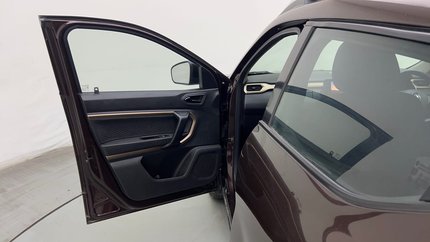 Used 2021 Renault Kiger RXT MT Petrol Manual interior LEFT FRONT DOOR OPEN VIEW