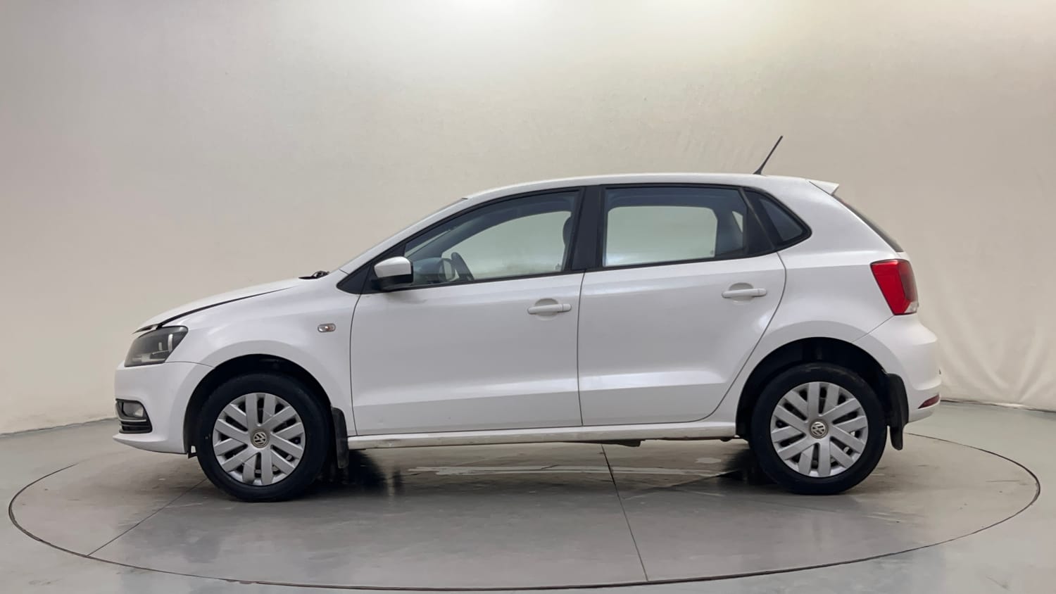 Used 2015 Volkswagen Polo Comfortline 1.2L (P) Petrol Manual exterior LEFT SIDE VIEW